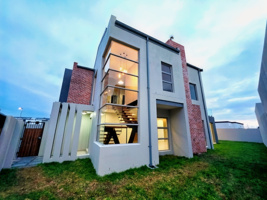 4 Bedroom Property for Sale in Sandown Western Cape